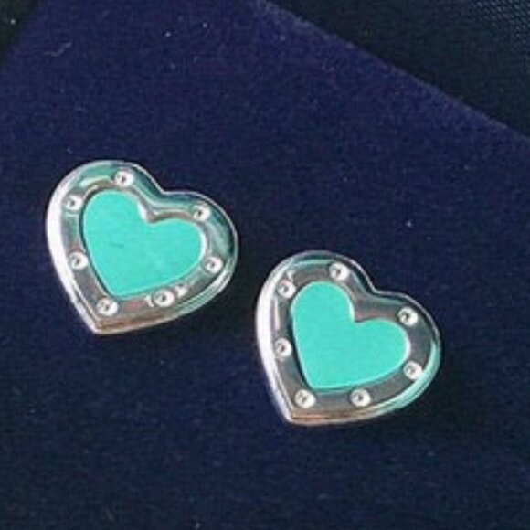 Tiffany Designer Earrings with Elegant Detailing - Picture 4 of 5